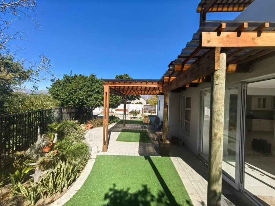 4 Bedroom Property for Sale in Somerset Country Estate Western Cape